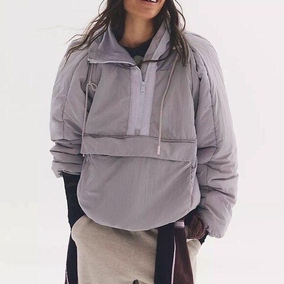 Free movement In A Pillow Packable Puffer Pullover - Picture 1 of 4
